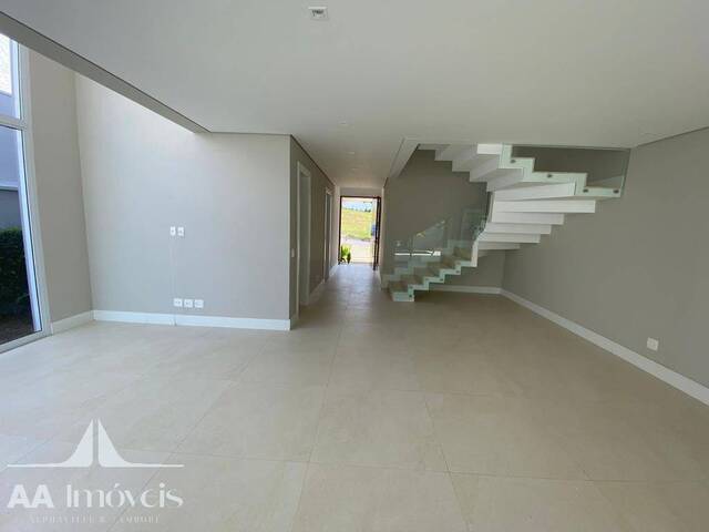 Casa para Venda em Santana de Parnaíba - 5