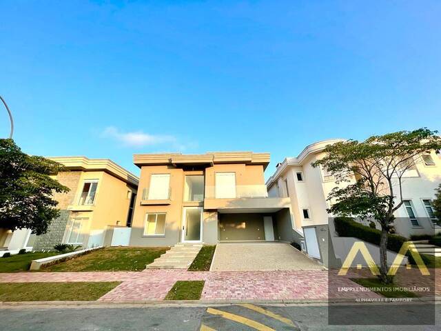 #82 - Casa para Venda em Santana de Parnaíba - SP