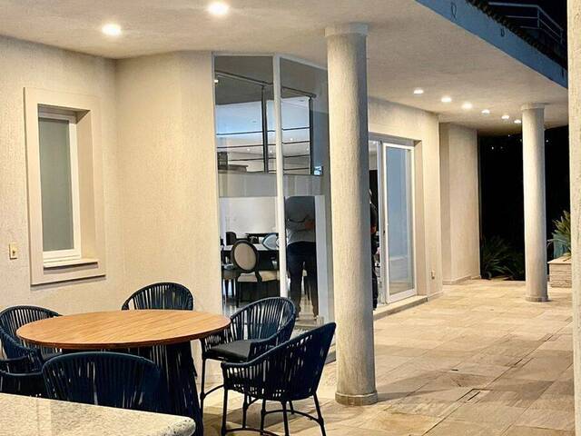 #84 - Casa para Venda em Santana de Parnaíba - SP
