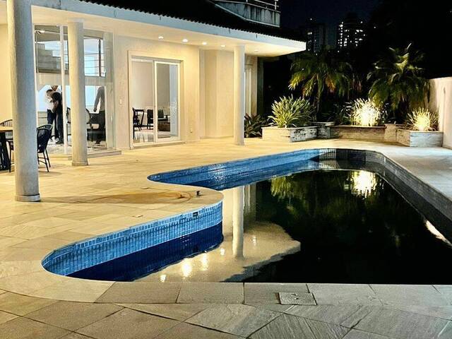 #84 - Casa para Venda em Santana de Parnaíba - SP