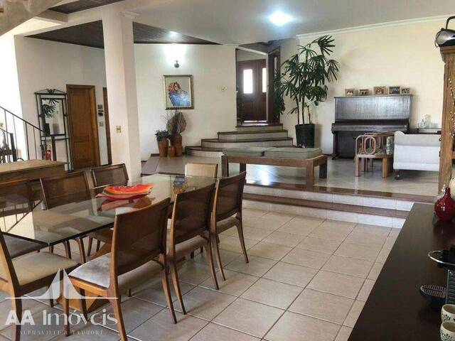 Casa para Venda em Santana de Parnaíba - 5