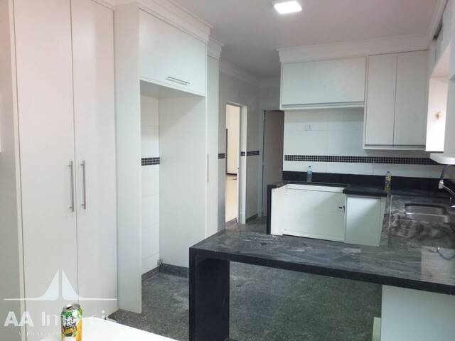Casa para Venda em Santana de Parnaíba - 5