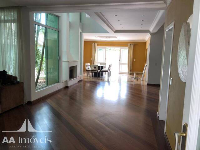 #106 - Casa para Venda em Santana de Parnaíba - SP