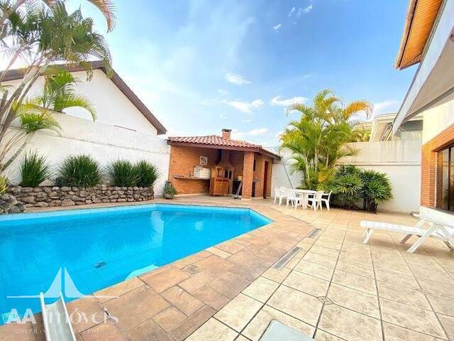 #123 - Casa para Venda em Santana de Parnaíba - SP