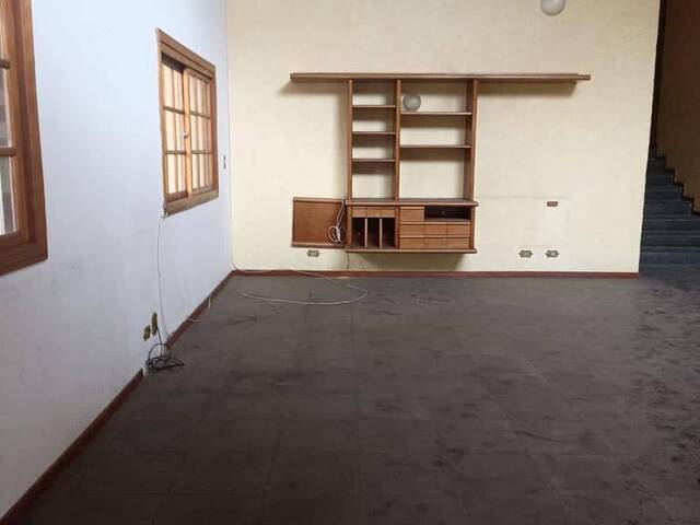 Casa para Venda em Santana de Parnaíba - 4
