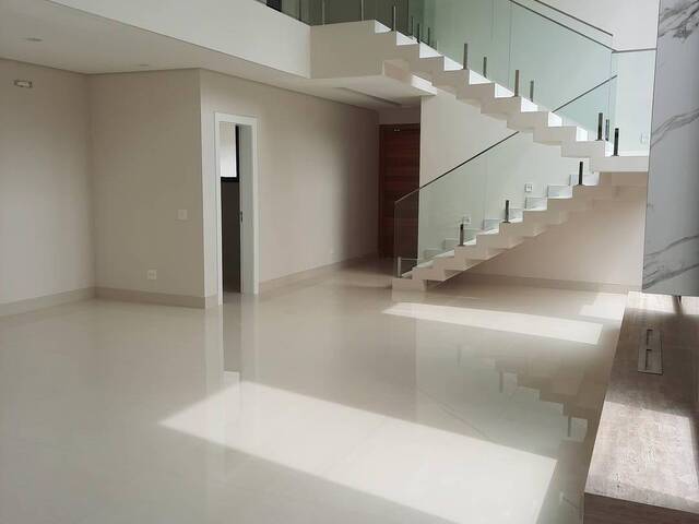 Casa para Venda em Santana de Parnaíba - 5