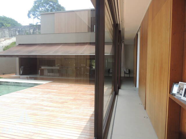 #210 - Casa para Venda em Santana de Parnaíba - SP