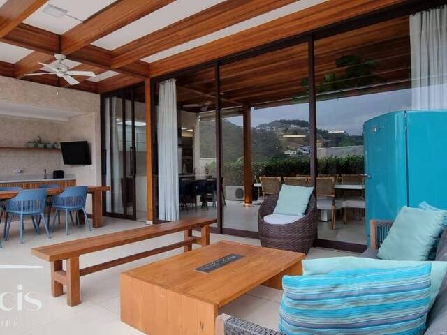 Casa para Venda em Santana de Parnaíba - 4