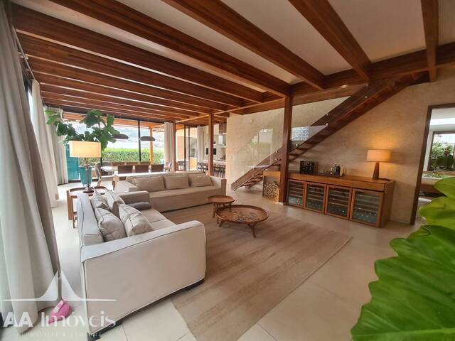 Casa para Venda em Santana de Parnaíba - 3