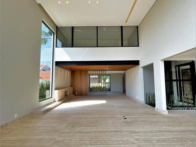 #311 - Casa para Venda em Barueri - SP