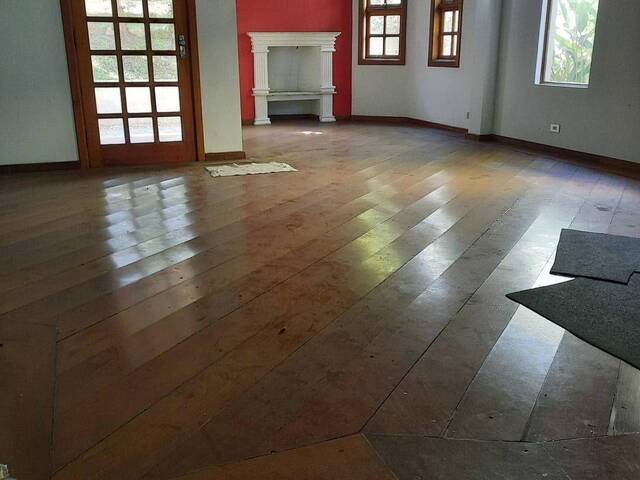 #380 - Casa para Venda em Santana de Parnaíba - SP