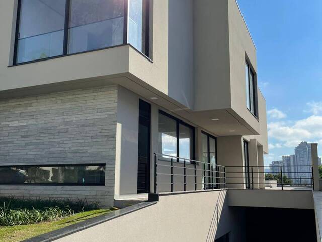 #398 - Casa para Venda em Barueri - SP