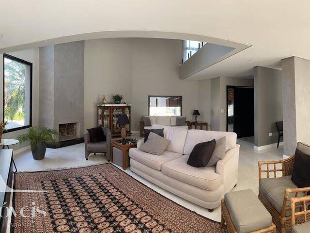 #400 - Casa para Venda em Santana de Parnaíba - SP