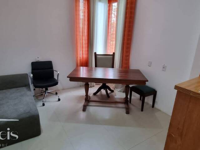 Casa para Venda em Santana de Parnaíba - 4