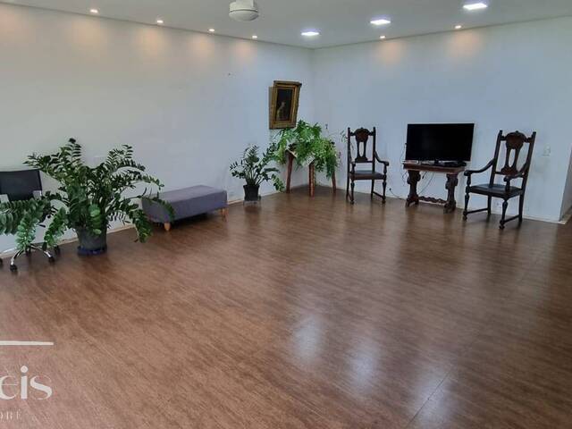 Casa para Venda em Santana de Parnaíba - 2