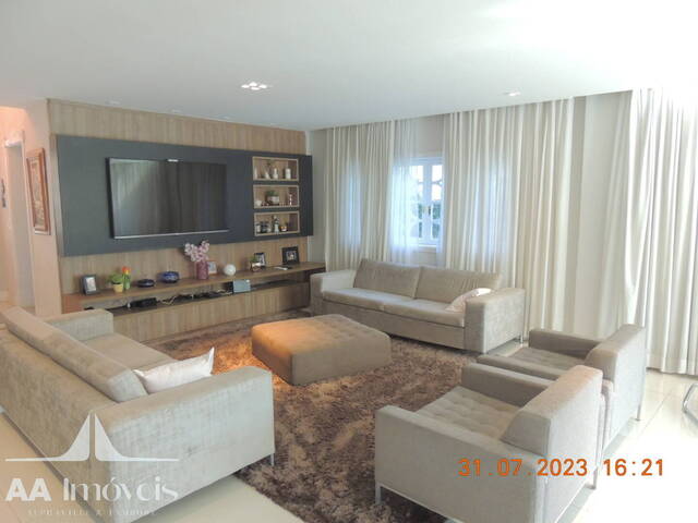 #472 - Casa para Venda em Santana de Parnaíba - SP