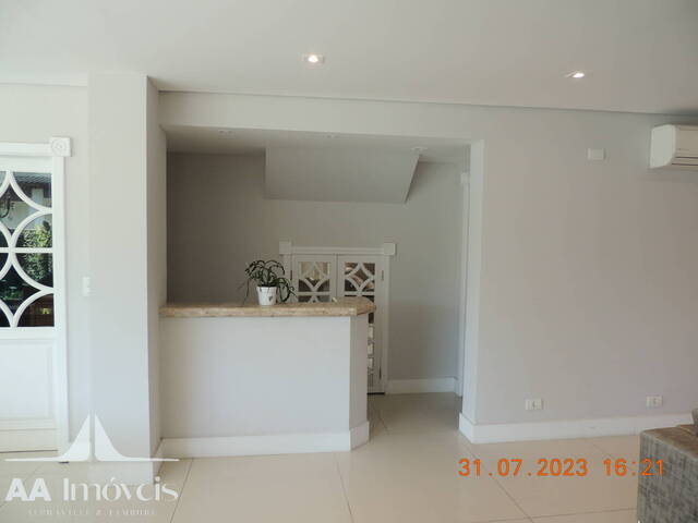 Casa para Venda em Santana de Parnaíba - 5