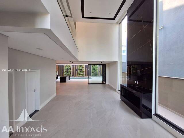 #483 - Casa para Venda em Santana de Parnaíba - SP