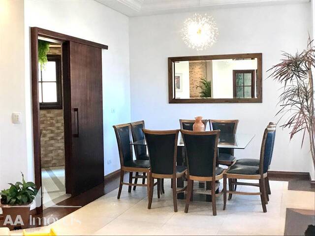 Casa para Venda em Santana de Parnaíba - 4