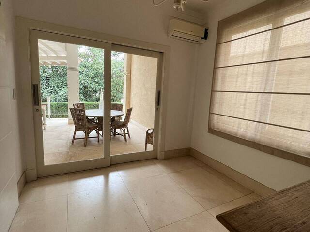 Casa para Venda em Santana de Parnaíba - 4