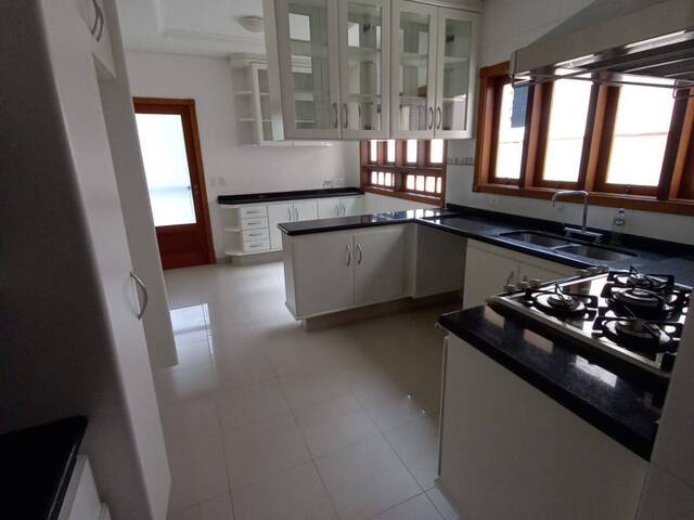 Casa para Venda em Santana de Parnaíba - 4