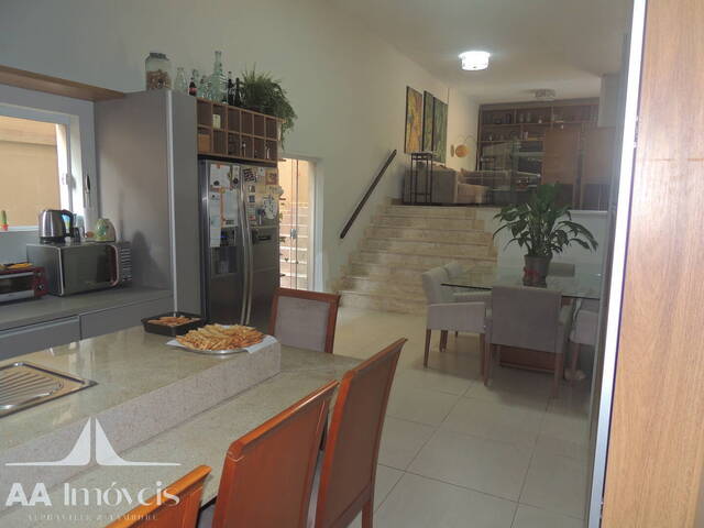 Casa para Venda em Santana de Parnaíba - 3