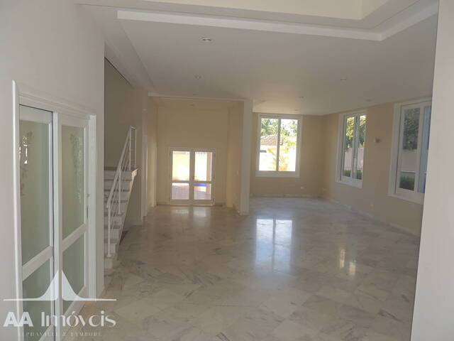 #575 - Casa para Venda em Santana de Parnaíba - SP