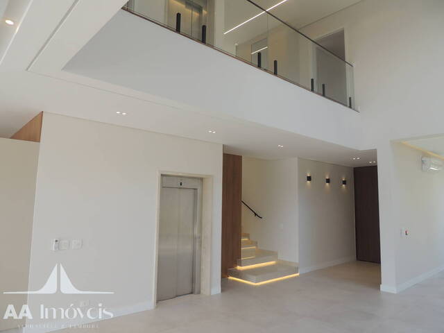 #607 - Casa para Venda em Santana de Parnaíba - SP