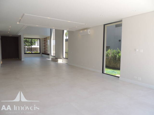 #607 - Casa para Venda em Santana de Parnaíba - SP