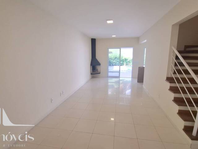 #491 - Casa para Locação em Santana de Parnaíba - SP