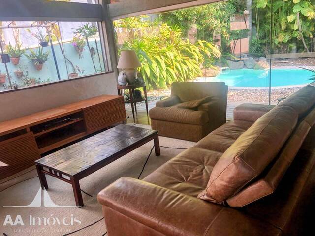 #647 - Casa para Venda em Santana de Parnaíba - SP