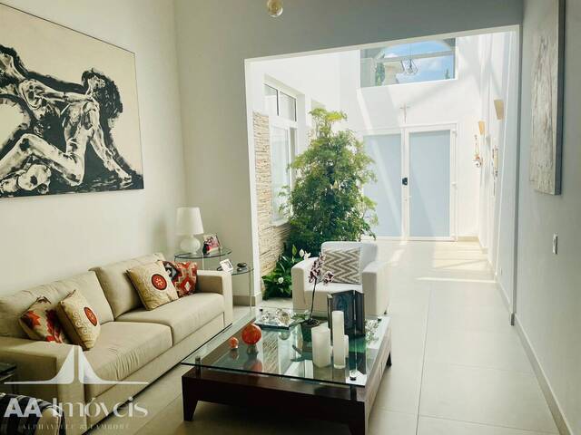 #671 - Casa para Venda em Santana de Parnaíba - SP