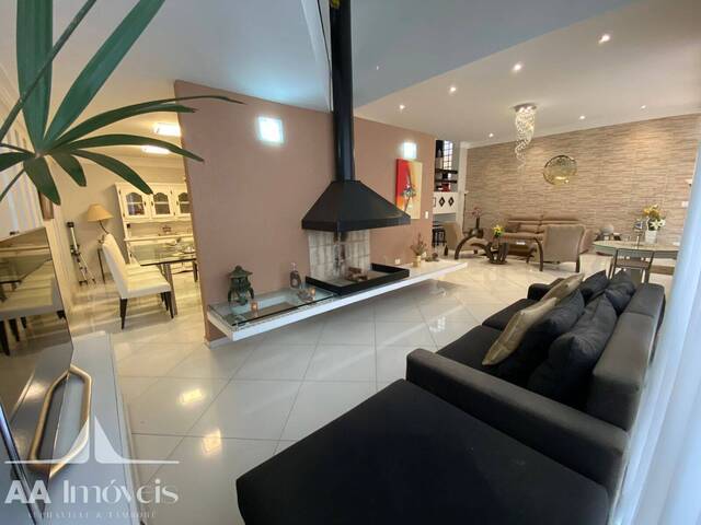 #769 - Casa para Venda em Santana de Parnaíba - SP