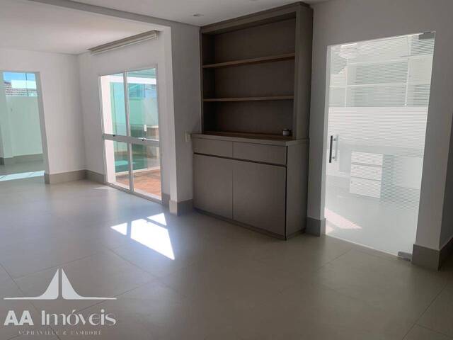 Casa para Venda em Santana de Parnaíba - 4