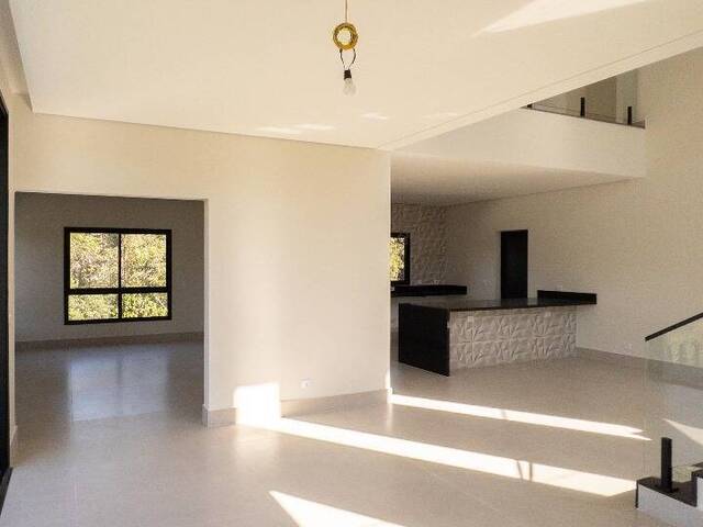 Casa para Venda em Santana de Parnaíba - 4