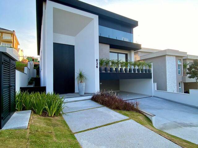 #820 - Casa para Venda em Santana de Parnaíba - SP