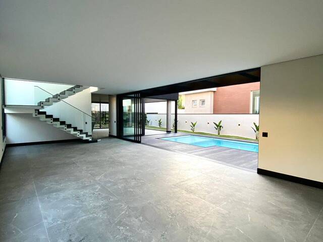 Casa para Venda em Santana de Parnaíba - 4