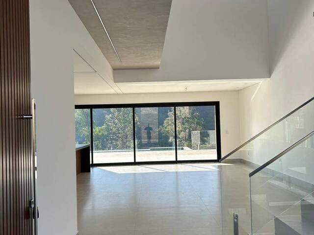 #851 - Casa para Venda em Santana de Parnaíba - SP