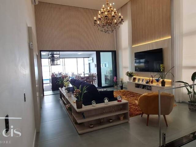 #856 - Casa para Venda em Santana de Parnaíba - SP