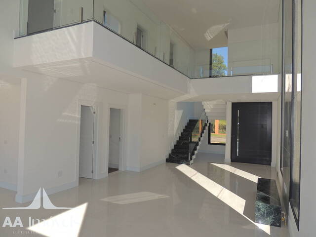 Casa para Venda em Santana de Parnaíba - 4