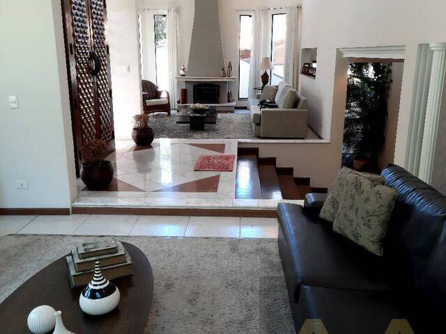 #885 - Casa para Venda em Santana de Parnaíba - SP