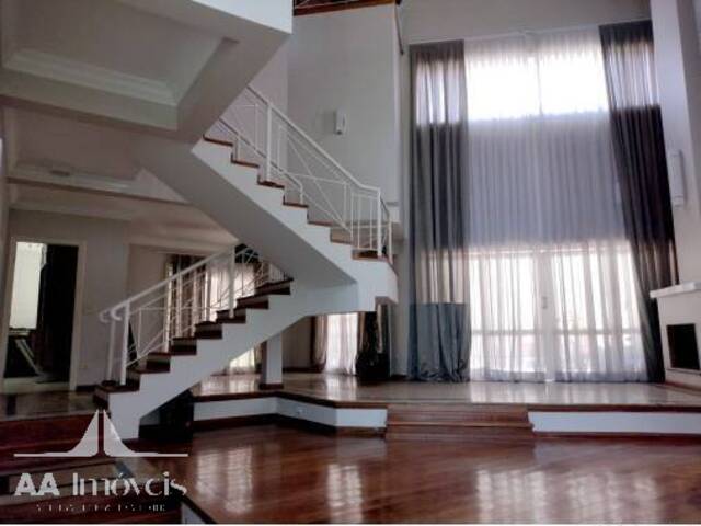 #886 - Casa para Venda em Santana de Parnaíba - SP