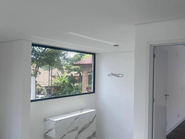 #888 - Casa para Venda em Santana de Parnaíba - SP