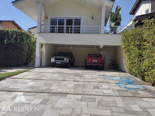 #894 - Casa para Venda em Santana de Parnaíba - SP