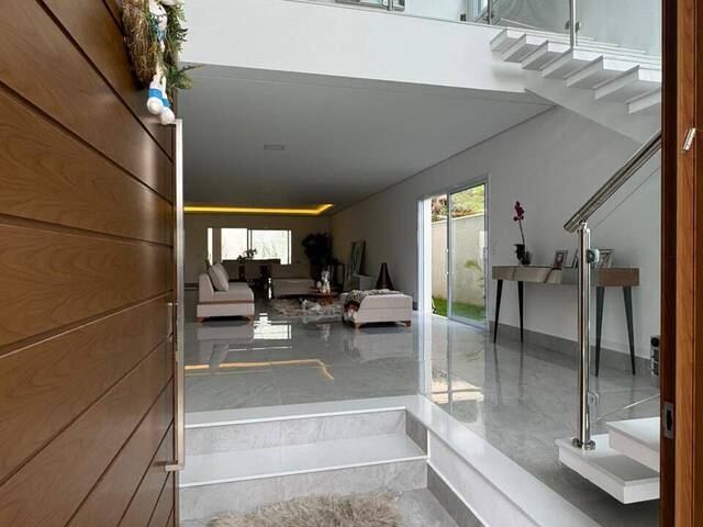#898 - Casa para Venda em Santana de Parnaíba - SP