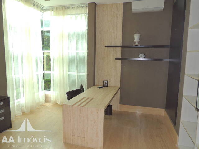 Casa para Venda em Santana de Parnaíba - 4