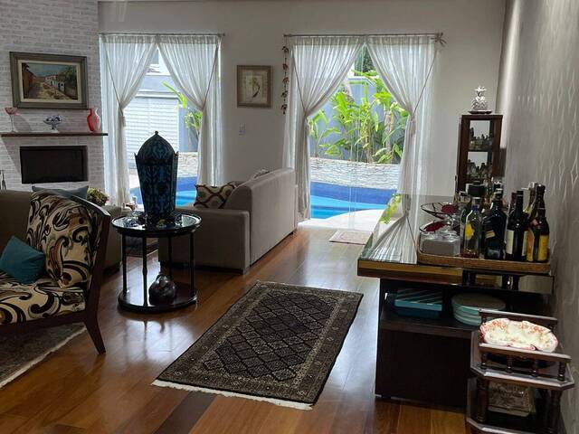 #943 - Casa para Venda em Santana de Parnaíba - SP