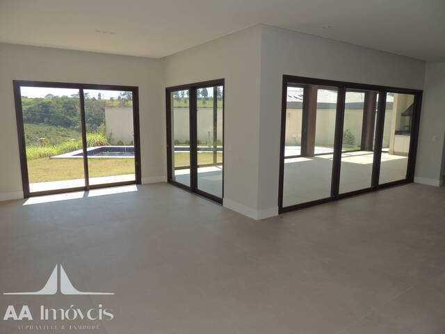 #949 - Casa para Venda em Santana de Parnaíba - SP