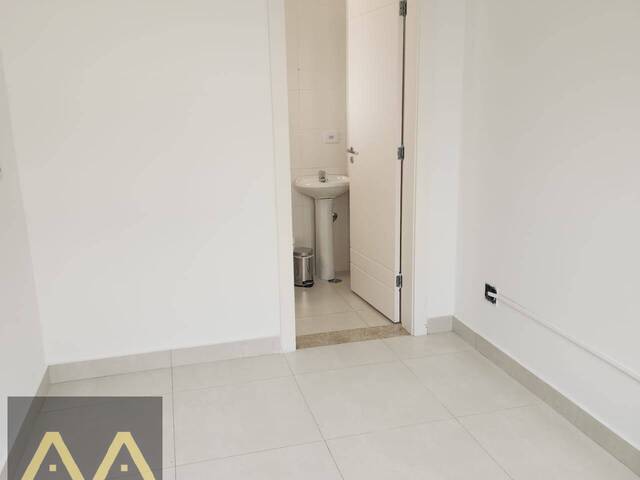 #969 - Casa para Venda em Santana de Parnaíba - SP