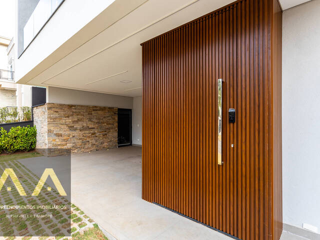 #975 - Casa para Venda em Santana de Parnaíba - SP